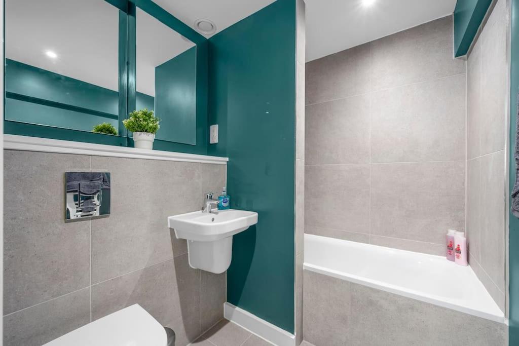 Luxury Stylish Apartment Central Манчестер Экстерьер фото