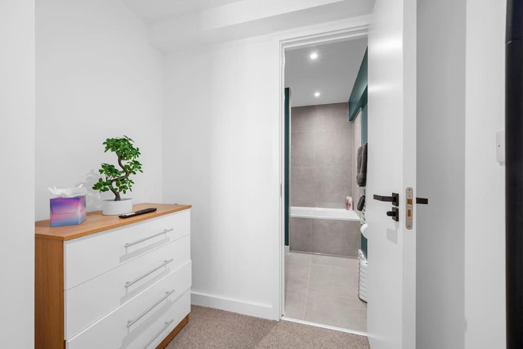 Luxury Stylish Apartment Central Манчестер Экстерьер фото